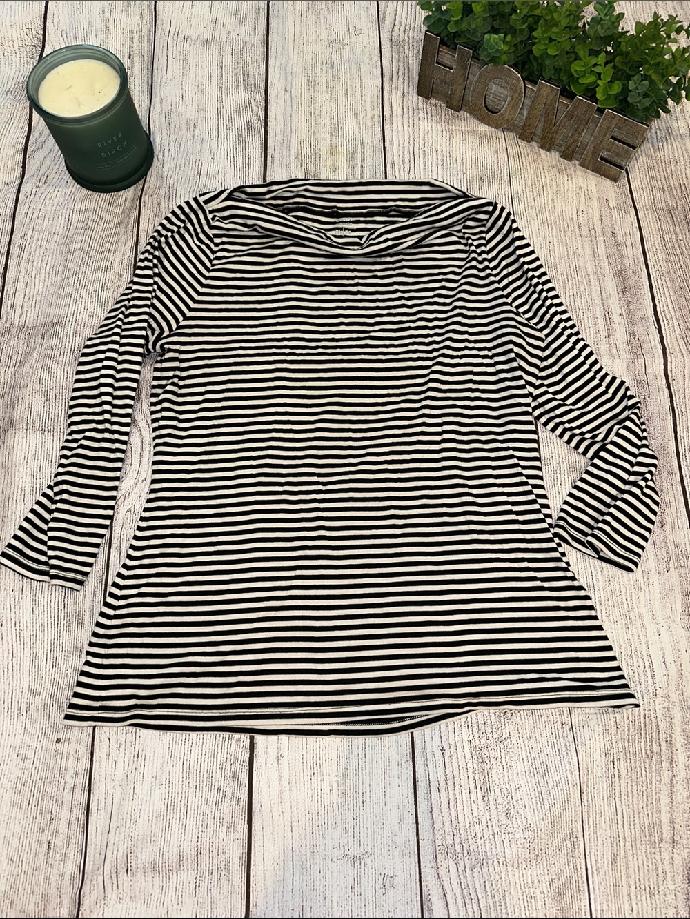 Old Navy Black and White Striped Long Sleeve Tee